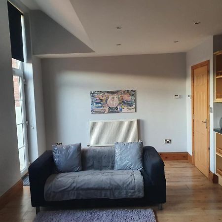 Spacious 2 Bed Appartment Next To Bae With Spa Bath Barrow-in-Furness Bagian luar foto