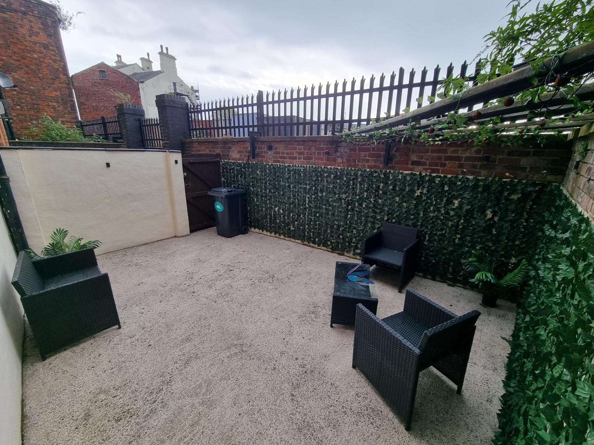 Spacious 2 Bed Appartment Next To Bae With Spa Bath Barrow-in-Furness Bagian luar foto
